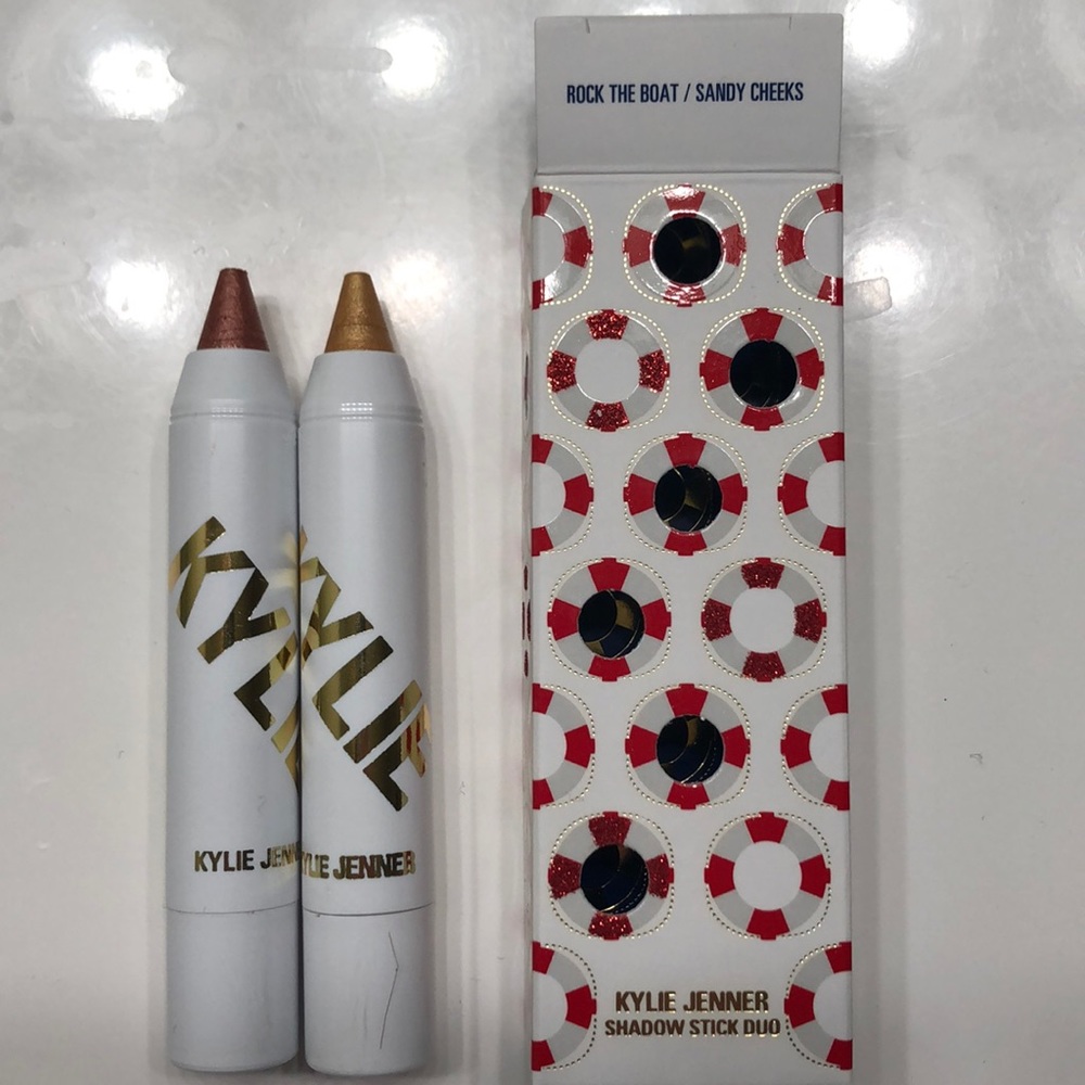 Kylie Jenner Shadow Stick Duo
